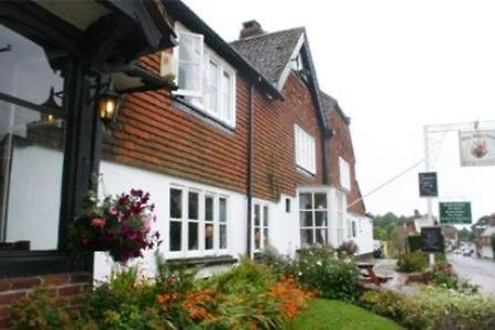 The Bear Inn And Burwash Motel Exterior foto